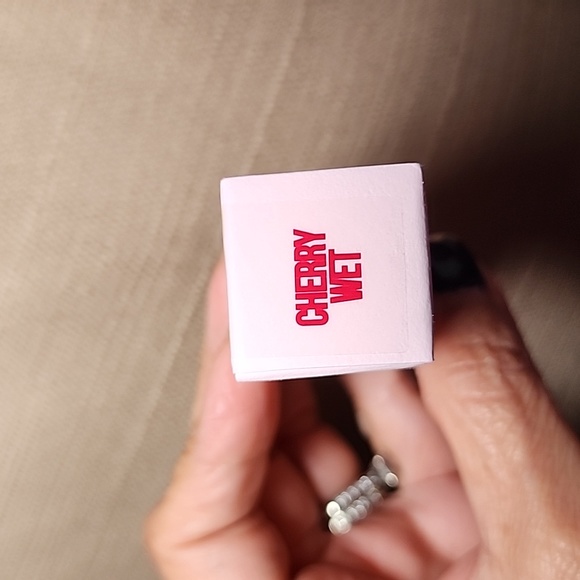 New Jeffree Star Cosmetics Velvet Trap Lipstick in Cherry Wet - Picture 8 of 8